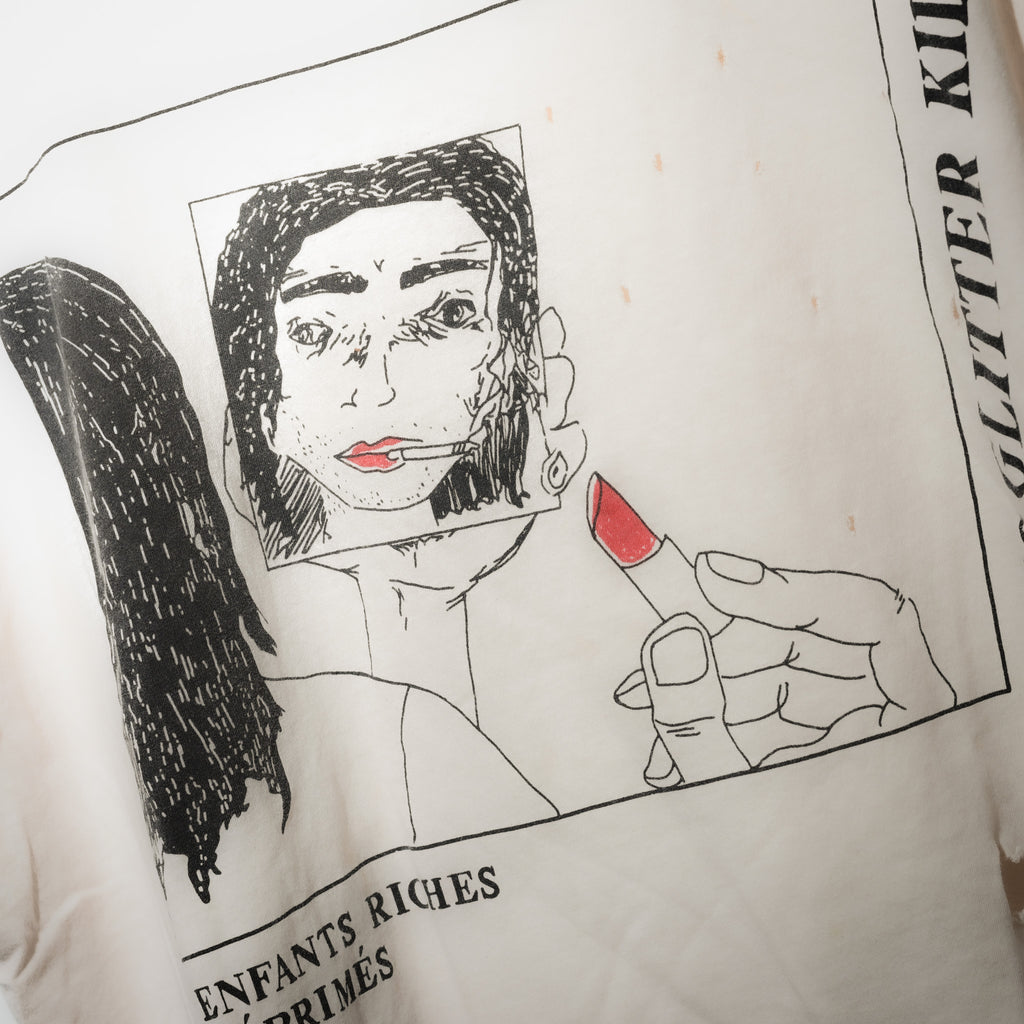 Enfants Riches Déprimés lipstick tee graphic close up with red lipstick detail