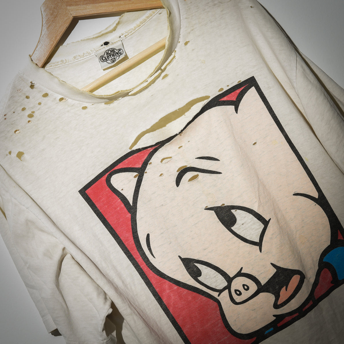Vintage Little Piggy single stitch tee close up Porky Pig graphic and ACME label