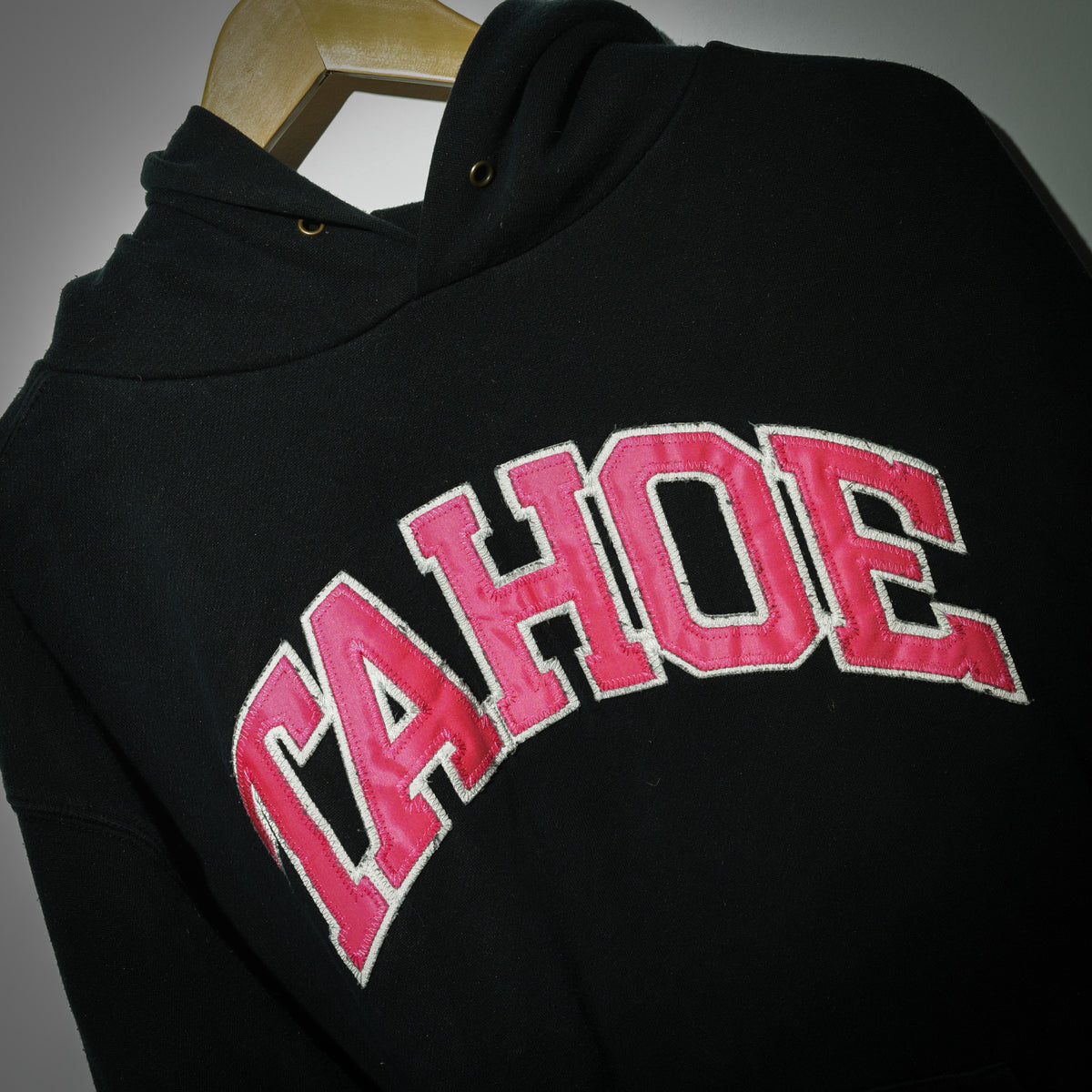 Vintage Y2K Tahoe college hoodie close up chenille lettering detail